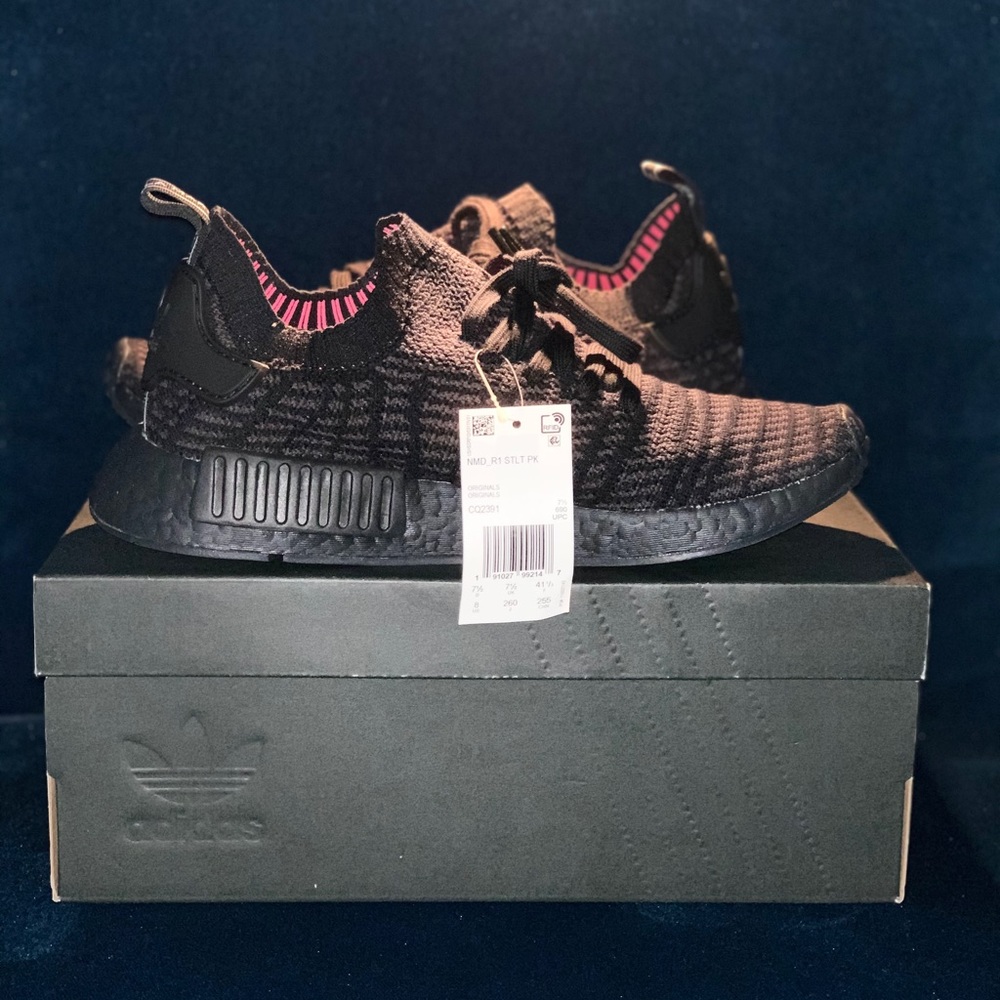 Exclusive Addidas NMD_R1 STLT PK